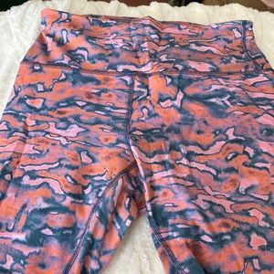 Lululemon Wunder train shorts size 10 six inch